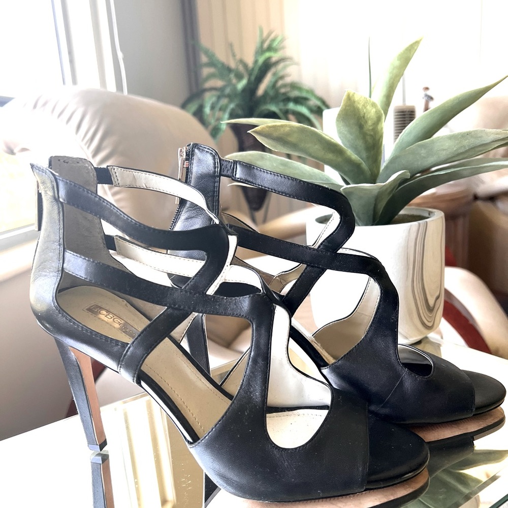 BCBG Generation Black 4 in heels. Zipper back with zipper in perfect condition.